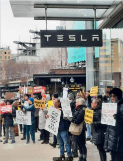 PROTEST_TESLA_MUSK_SCAM_CARS_97543.png