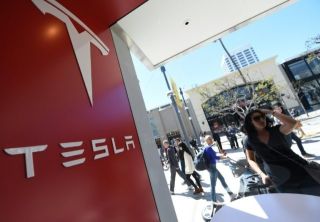 Filename=h6gcd4_tesla-had-darling-investors-in-years-has-its-stock-hammered-concerns-future-640x445.jpg
Filesize=67KiB
Dimensions=640x445
Date added=Sep 23, 2026 h6gcd4_tesla-had-darling-investors-in-years-has-its-stock-hammered-concerns-future-640x445.jpg